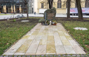 Gerhard Willhalm - Denkmal für nicht existierende Trümmerfrauen