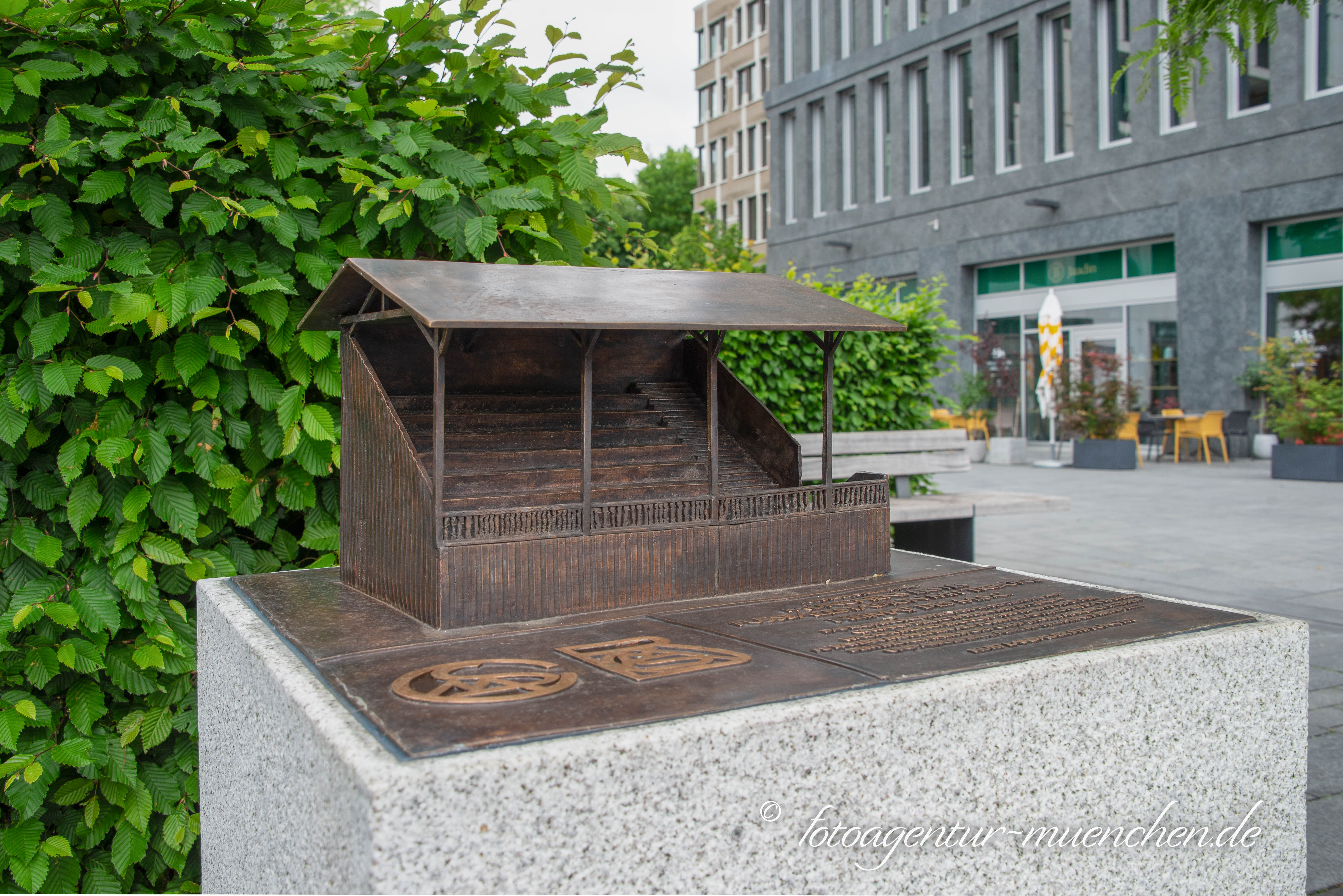 Denkmal - Erster Fußballplatz