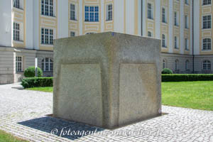 Würfelbrunnen