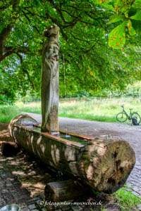  - Holztrogbrunnen „Wasserspeiender Faun“ 