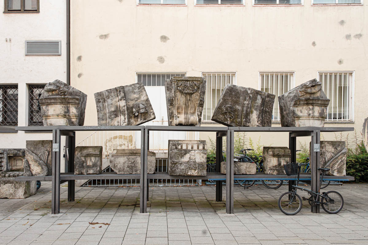 Fragmente vom Siegestor in München