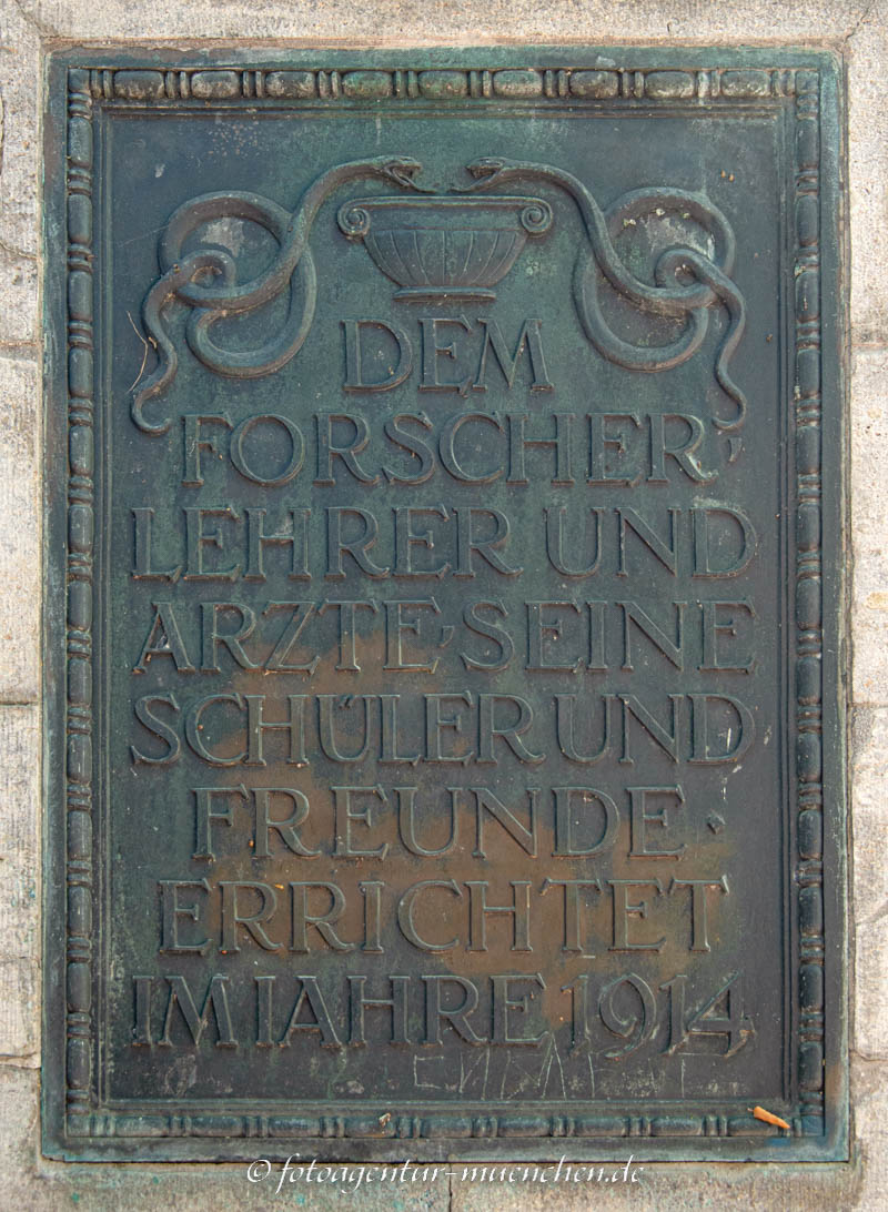 Gedenktafel - Friedrich-Bezold-Brunnen