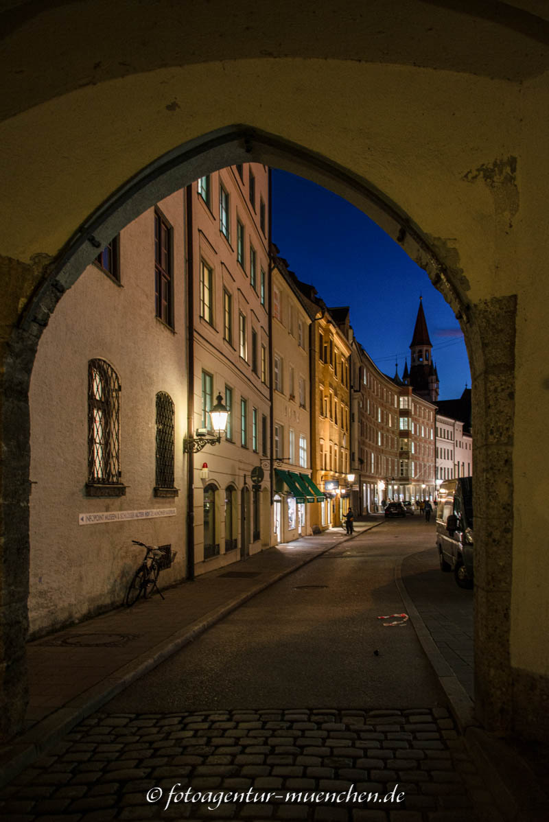 Burgstraße bei Nacht