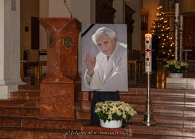 Gedenken an Papst Benedikt XVI. in der Frauenkirche