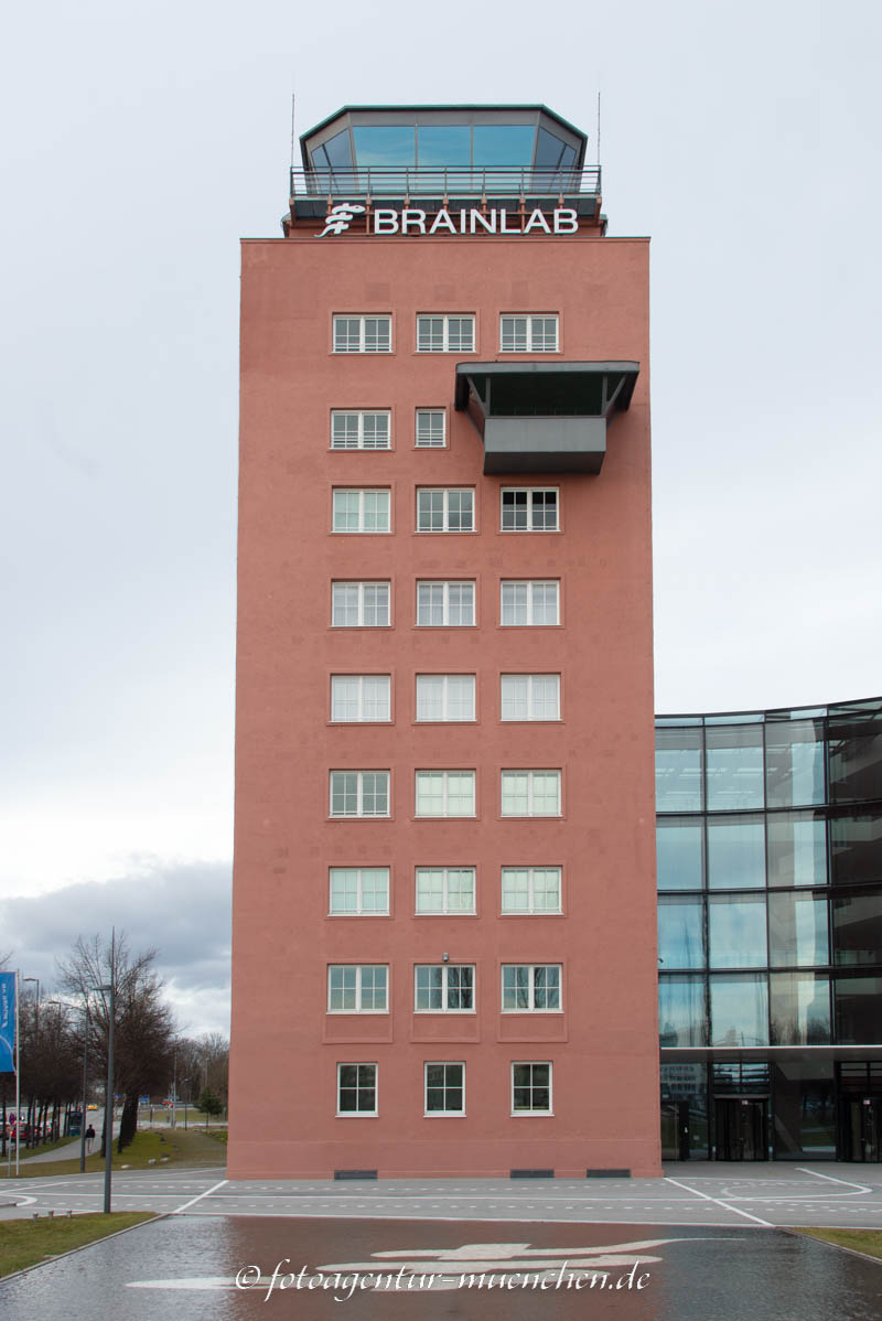 title=Tower vom alten Flughafen - Olof-Palme-Straße - Sagebiel Ernst 