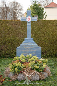  - Grab - Beatrix von Schönburg-Glauchau 
