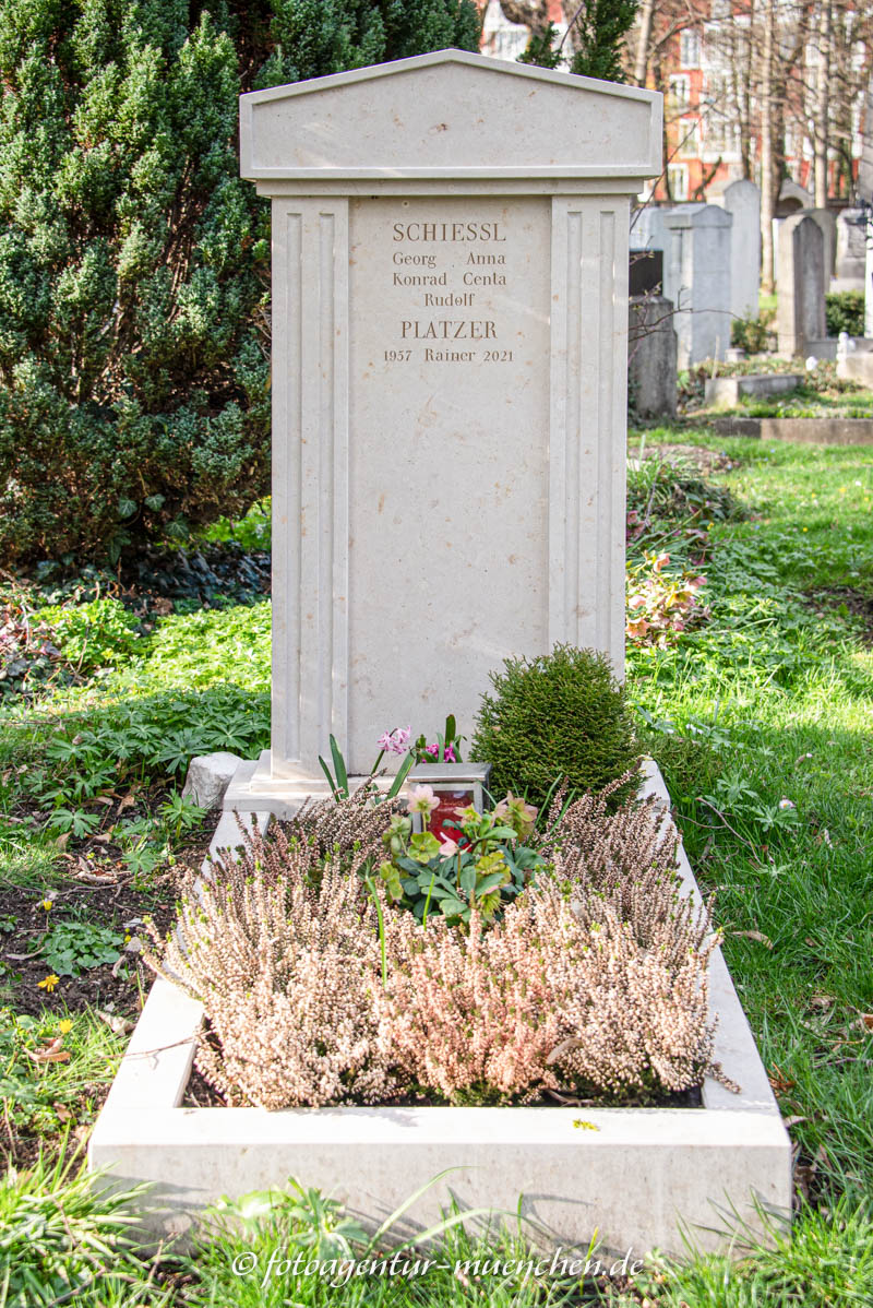 Grab - Konrad Schießl