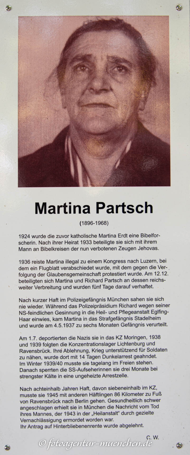 Gedenkstele - Martina Partsch