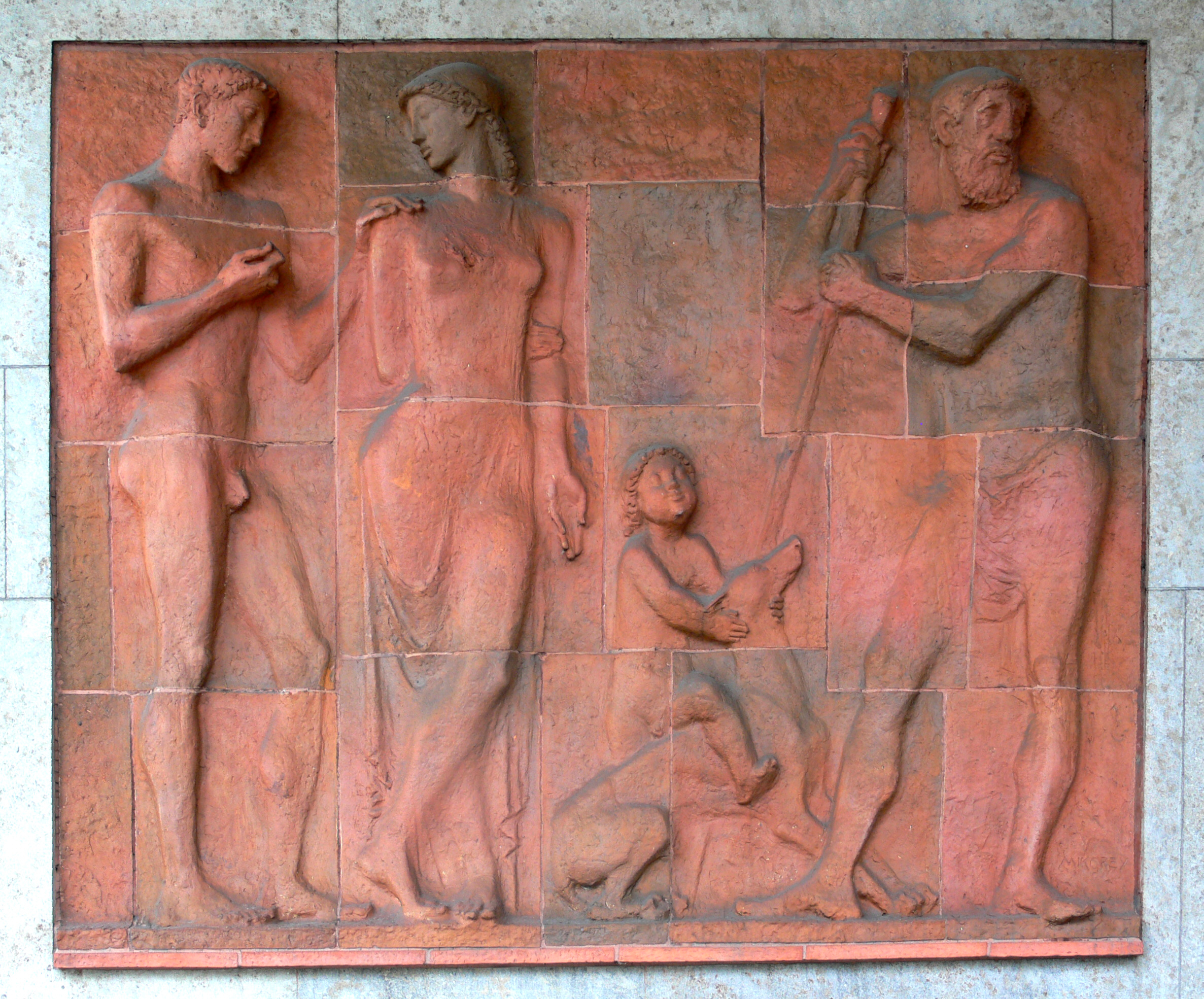 Relief am Haus Maximiliansplatz 13