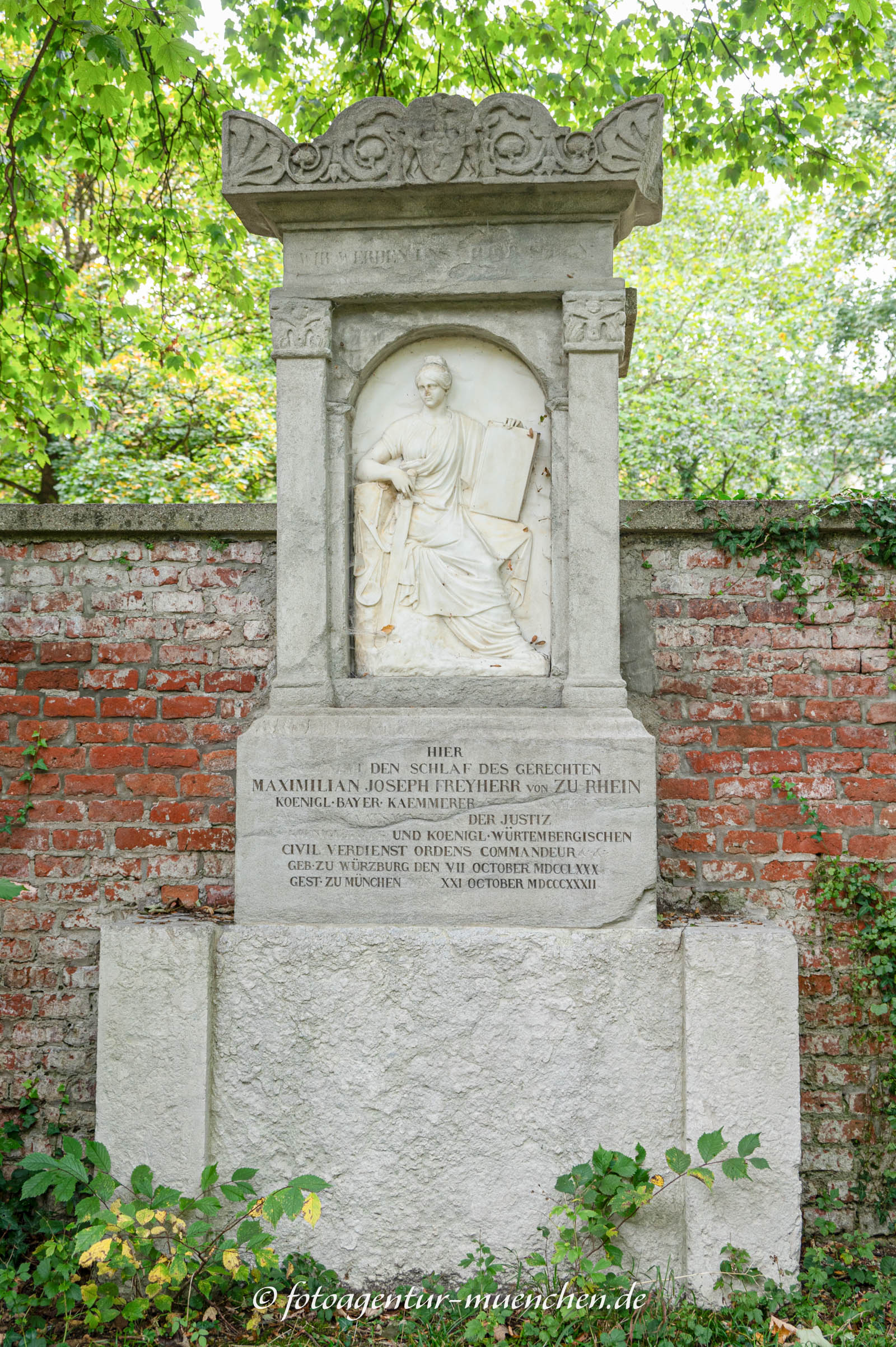 Grab - Maximilian Freiherr von Zu Rhein
