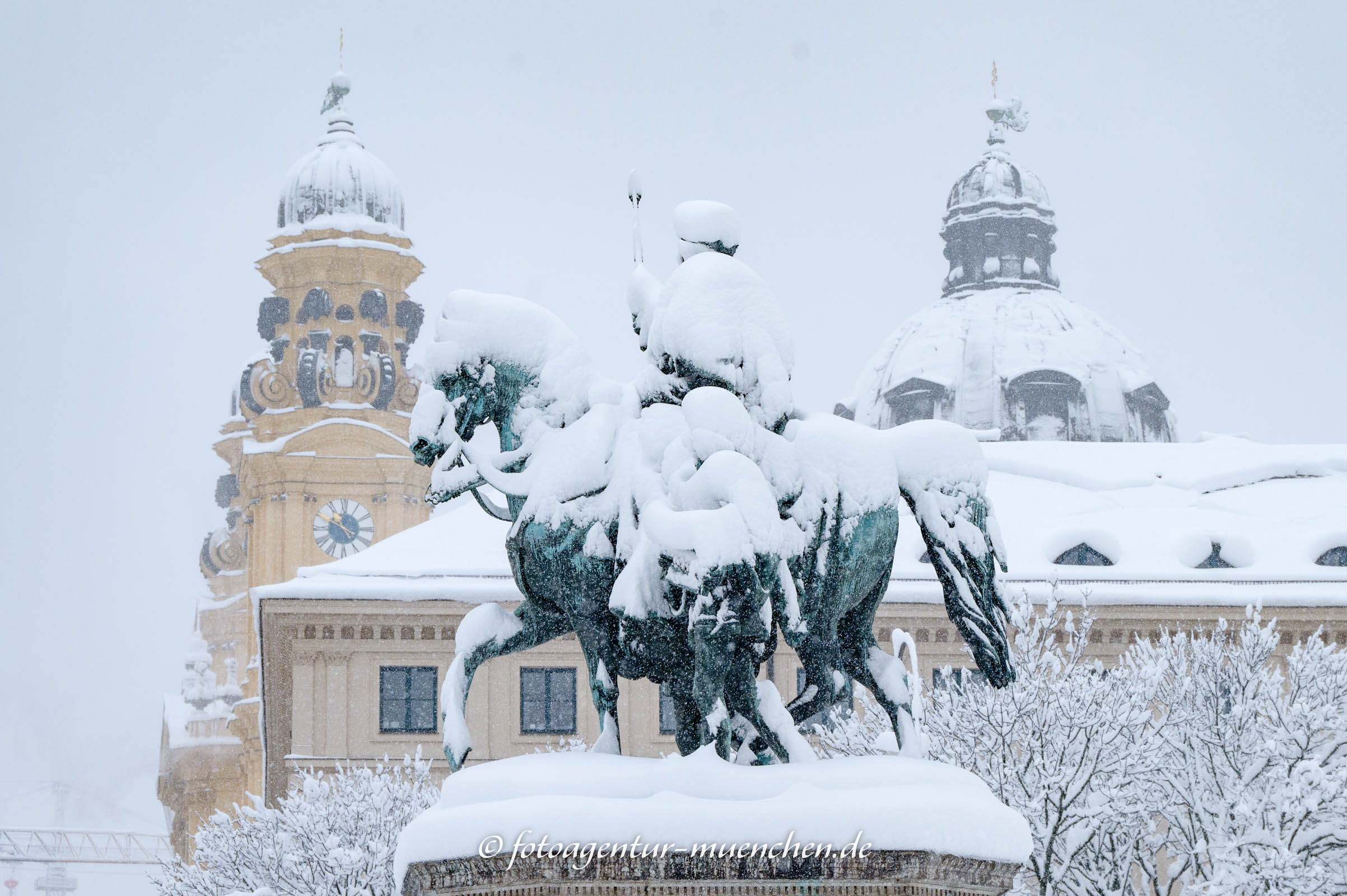 Reiterstandbild König Ludwig I. im Winter