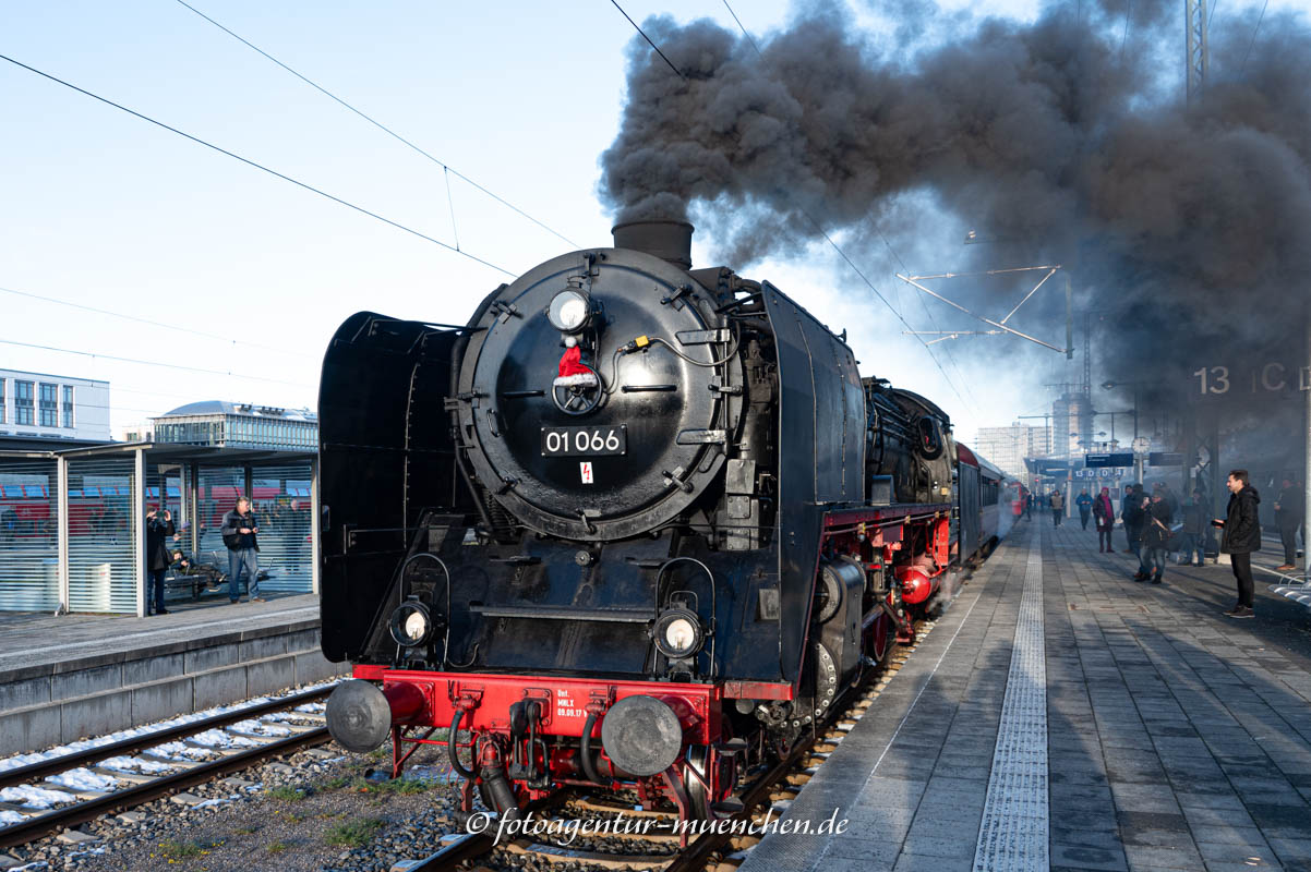Lokomotive Ostbahnhof