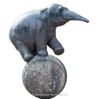 Nida-Rümelin Rolf - Elefant auf Kugel