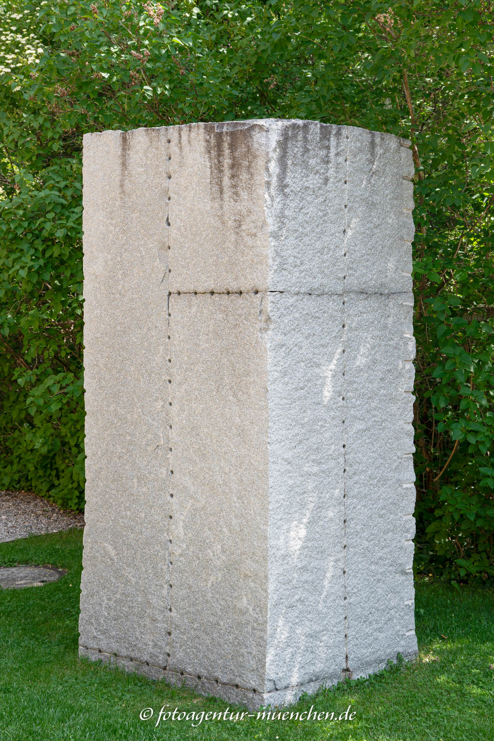 Finnischer Granit, gespalten