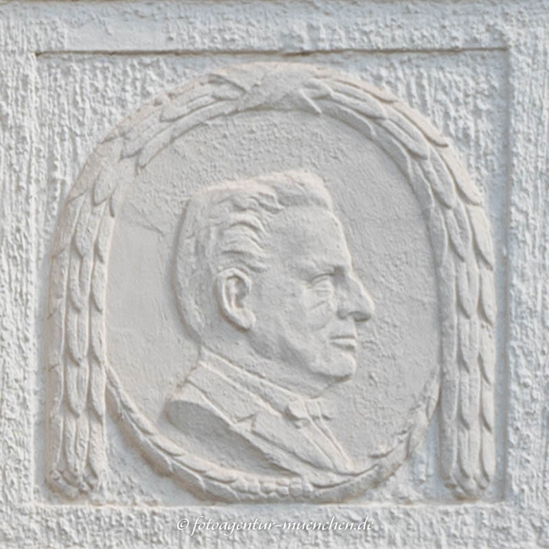 Relief - Ernst von Possart