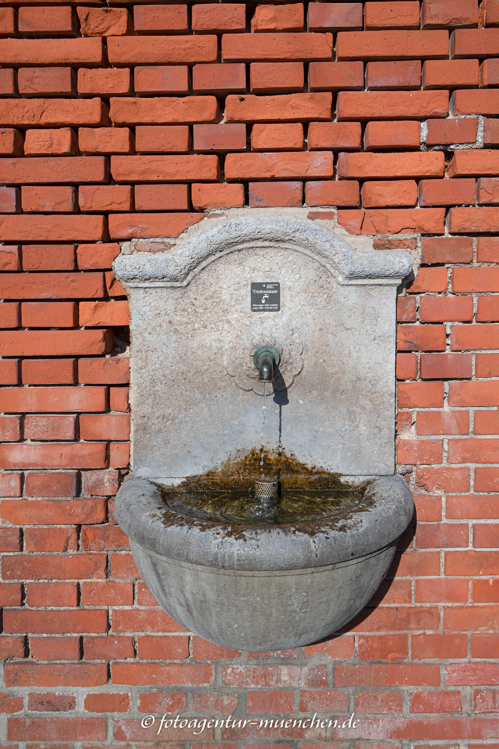 Trinkwasser-Wandbrunnen