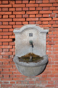  - Trinkwasser-Wandbrunnen