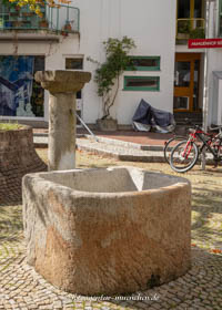  - Steinbrunnen