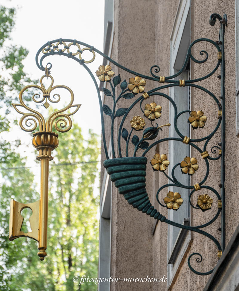 Nasenschild - Lindwurmstraße