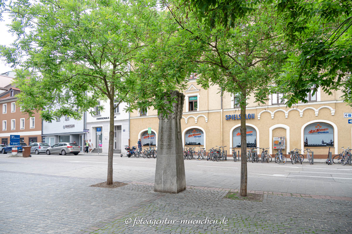 Mahnmal - Dachauplatz