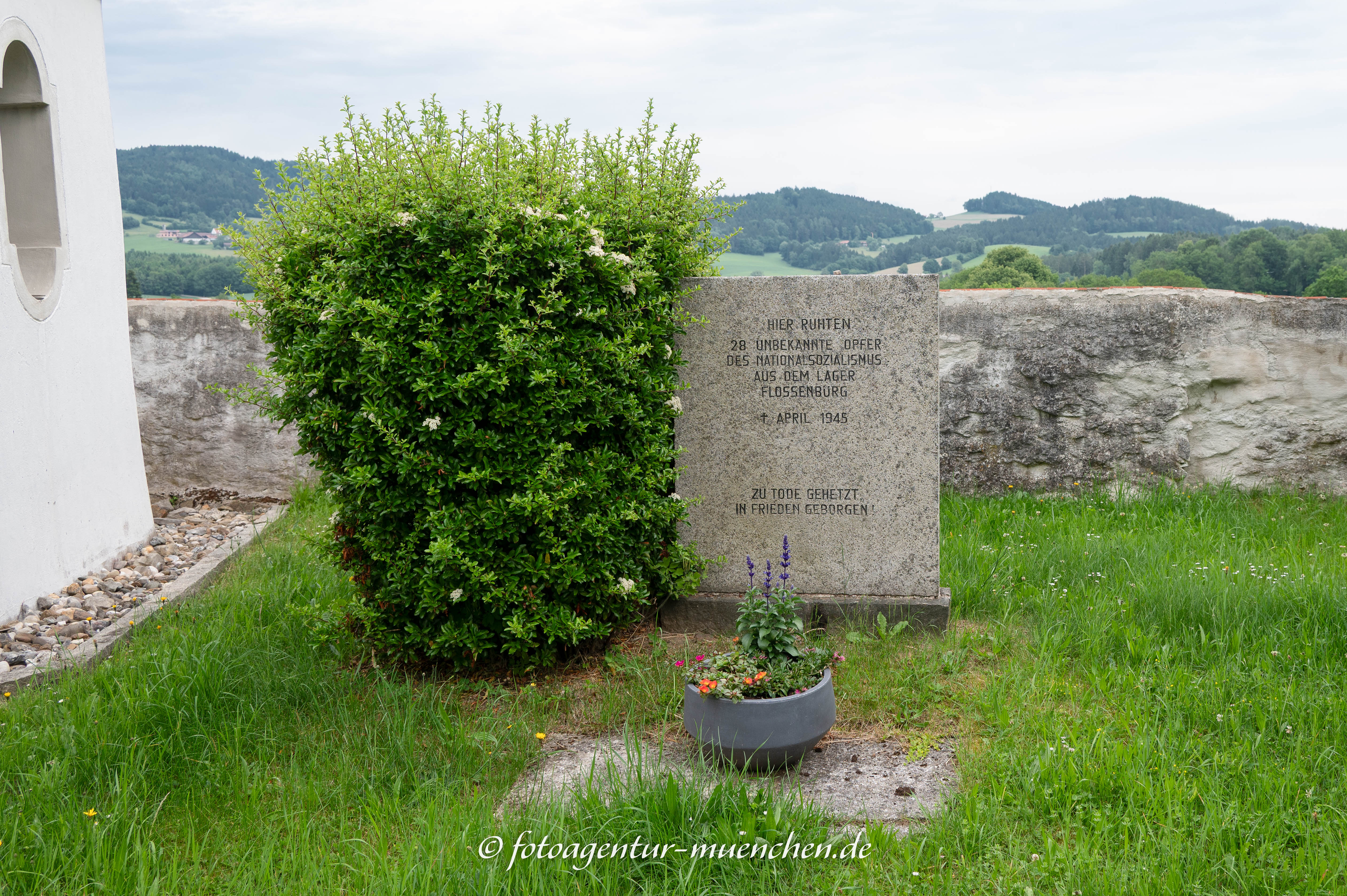Flossenbürg-Gedenkstein