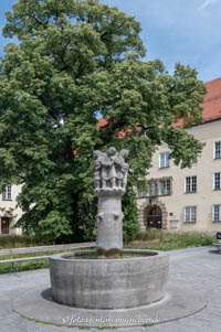  - Die Gratulanten (Hochzeitsbrunnen)