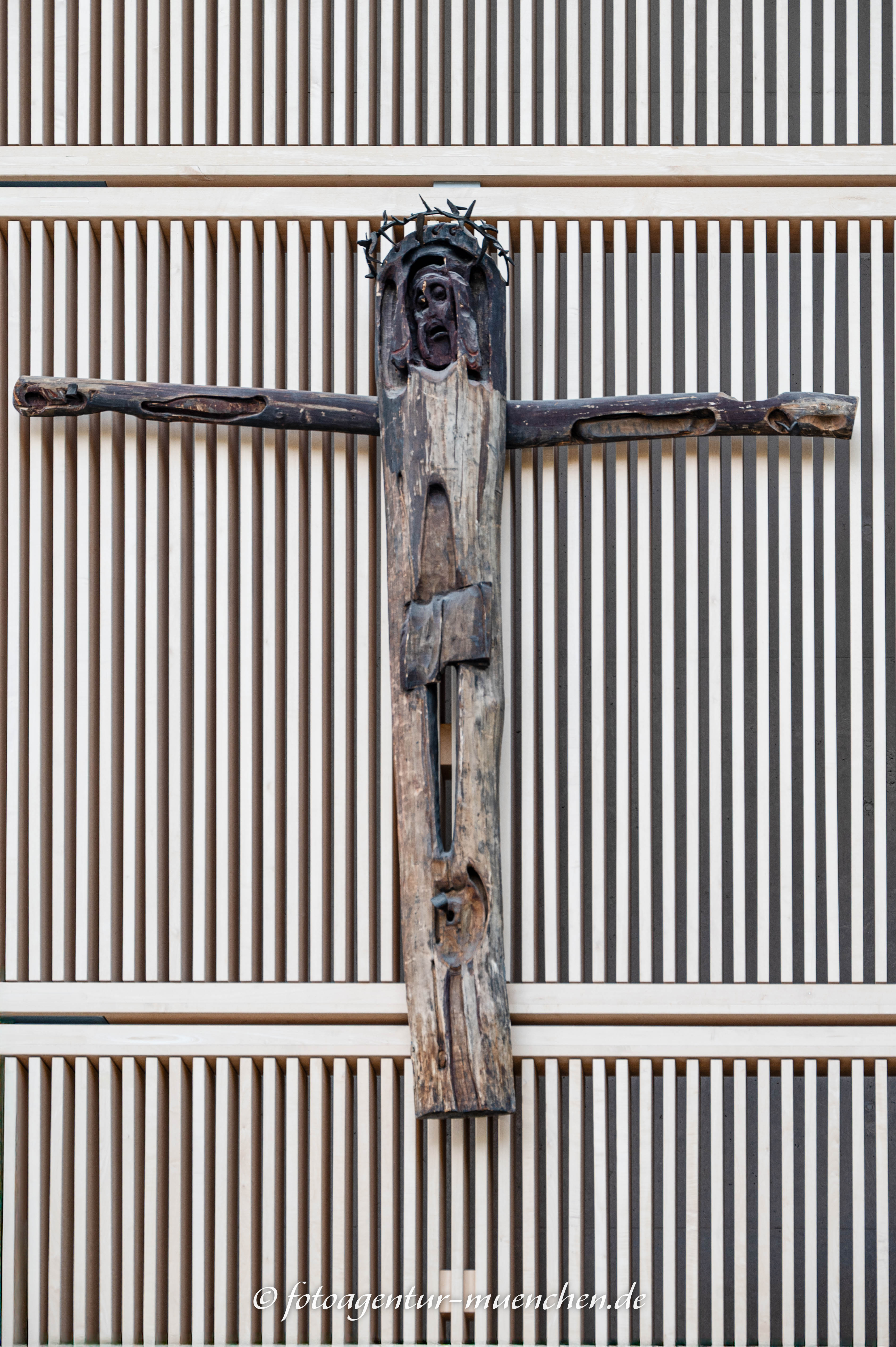 Herz-Jesu-Kirche - Christus am Kreuz