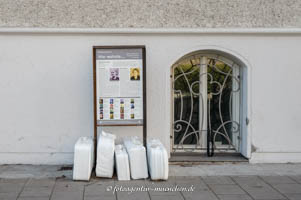  - Weiße Koffer - Martiusstraße 8