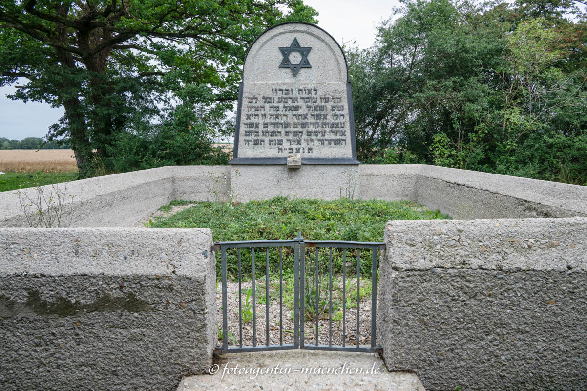 KZ-Friedhof Schwabhausen