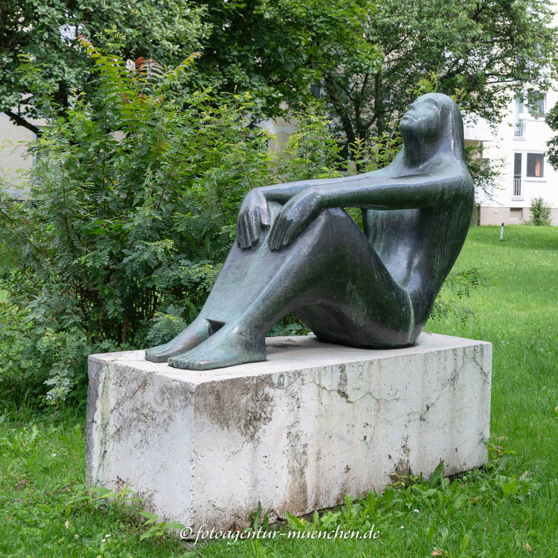 Die Sitzende