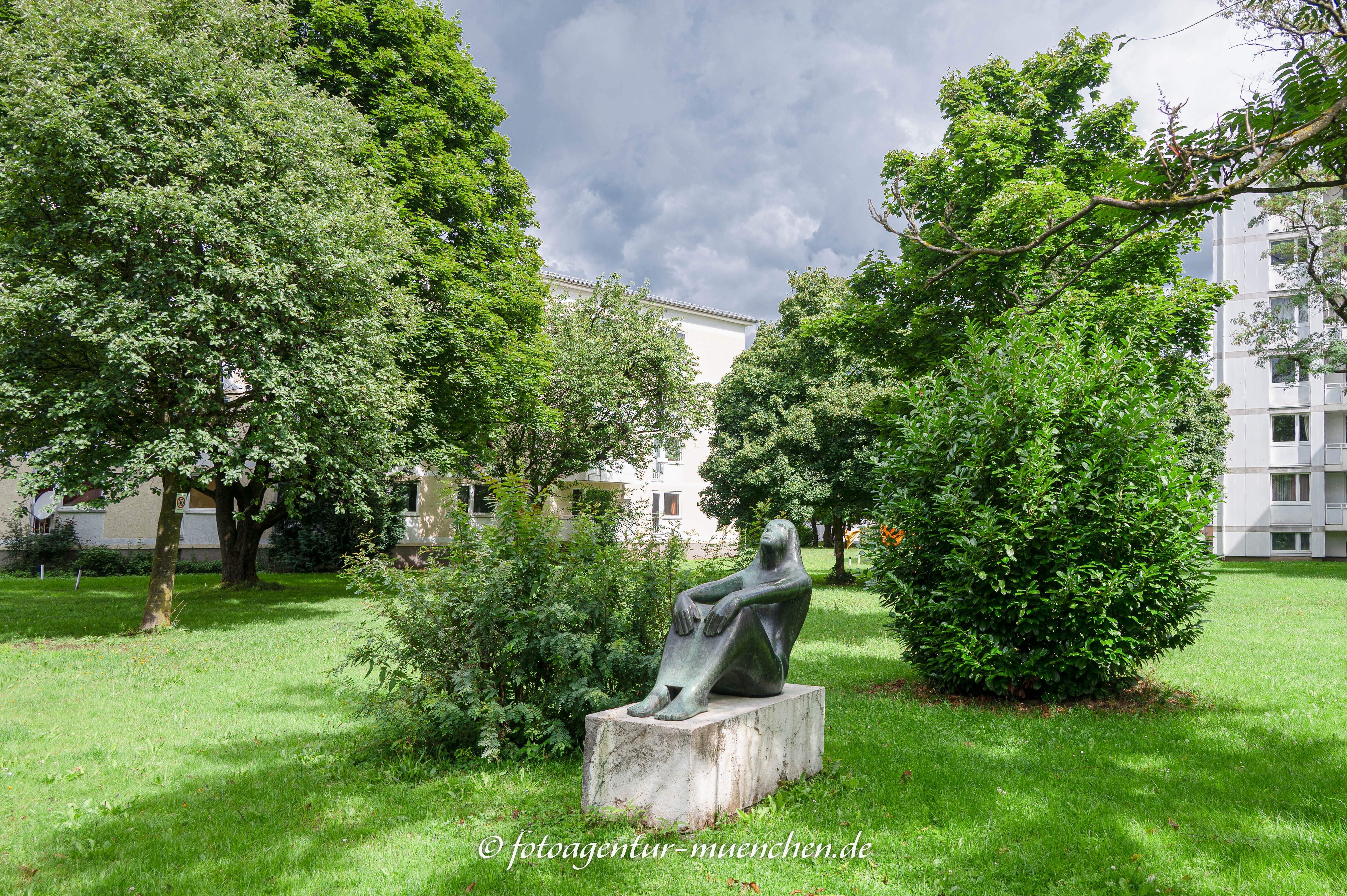 Die Sitzende