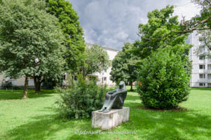 Berthold Joachim - Die Sitzende