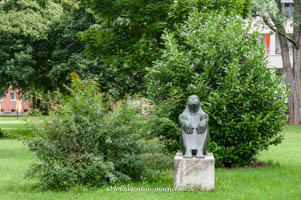 Berthold Joachim - Die Sitzende