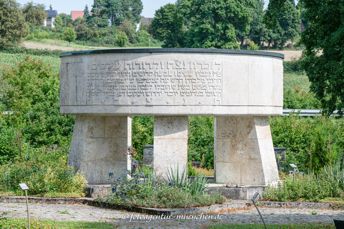 KZ-Friedhof - Steinrain-Mallersdorf
