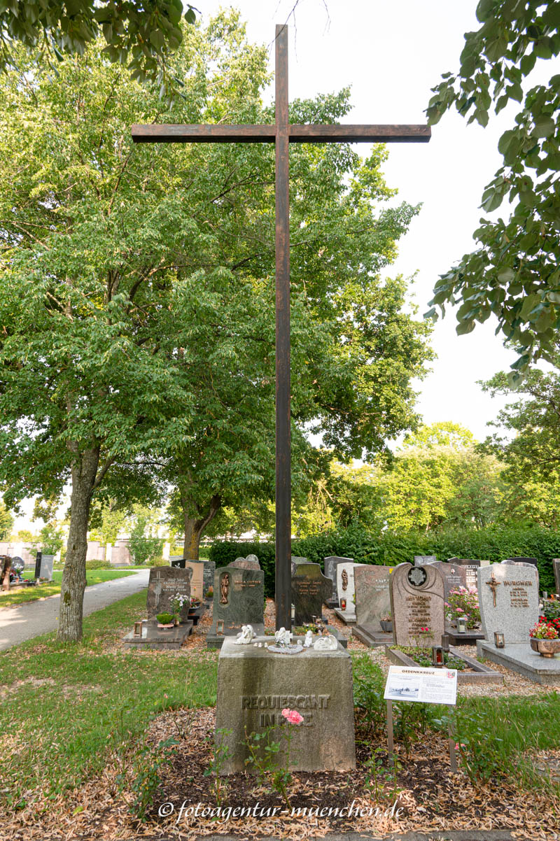 Kreuz - Ehemaliger KZ-Friedhof