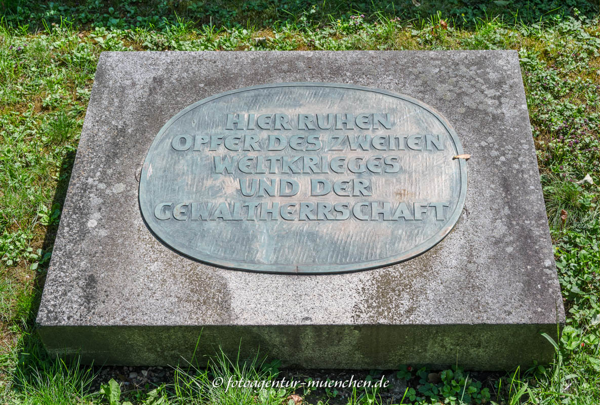 Gedenkstein - Waldfriedhof Straubing