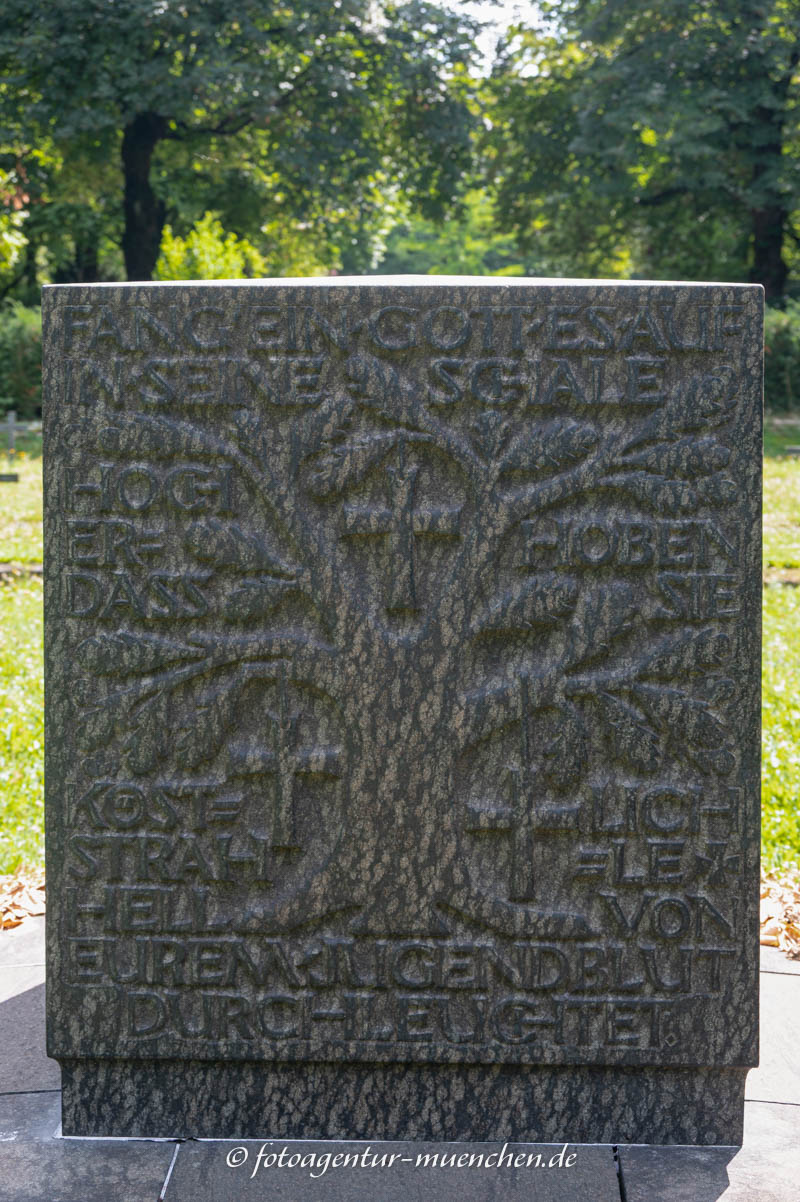 Denkmal - Gefallene und Luftkriegsopfer