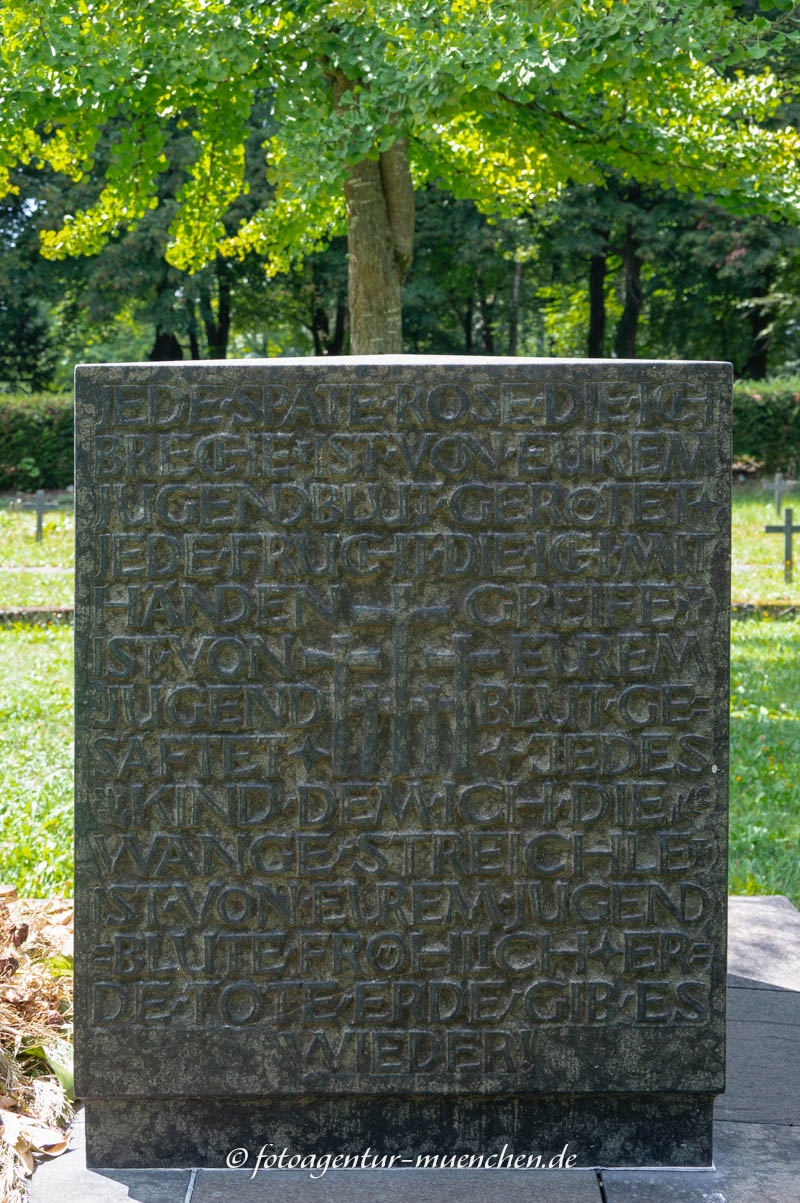 Denkmal - Gefallene und Luftkriegsopfer