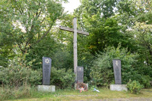  - Gedenkkreuz - Todesmarsch und Massaker