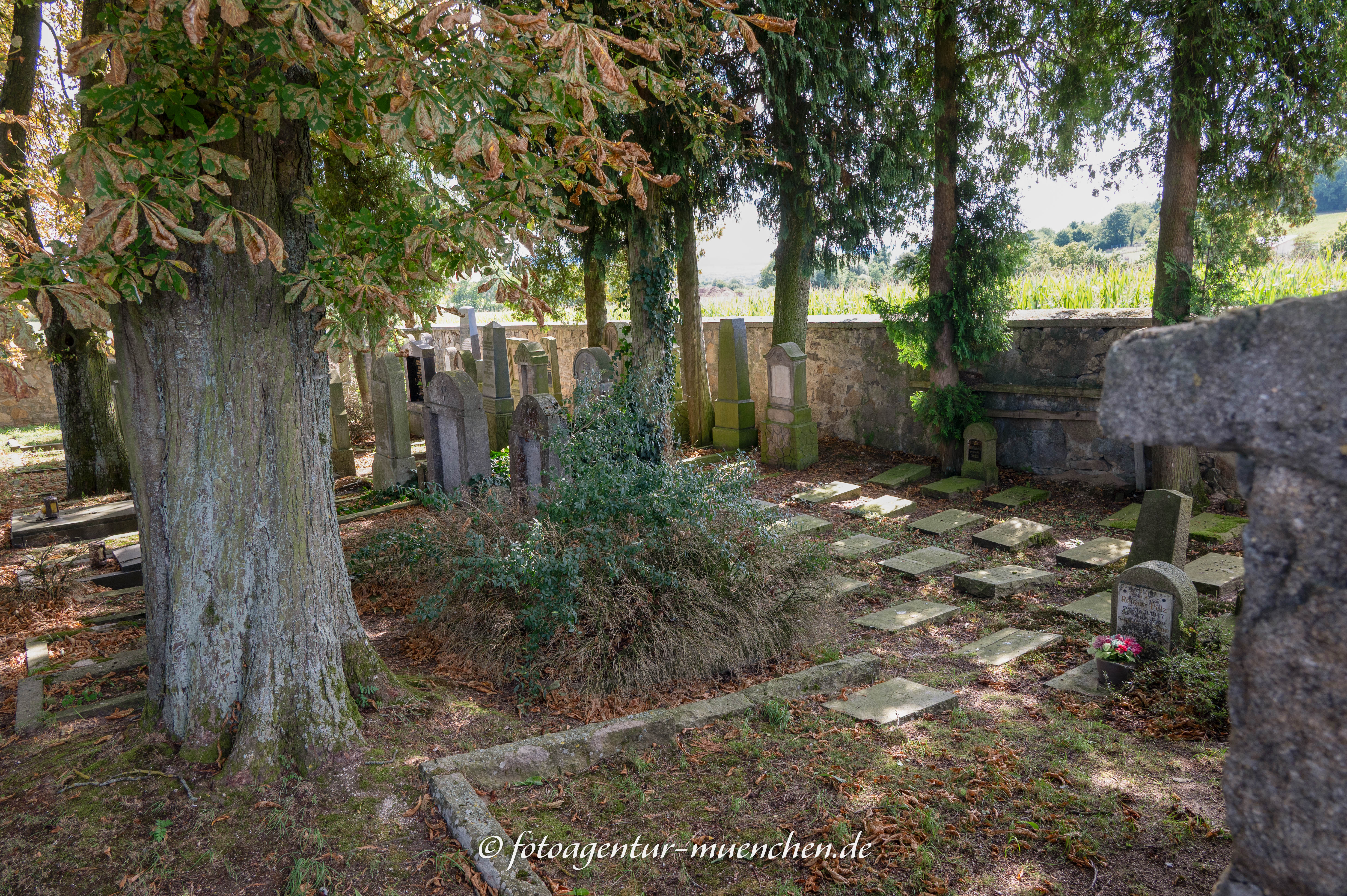 KZ-Grabstätten auf dem Jüdischen Friedhof Cham