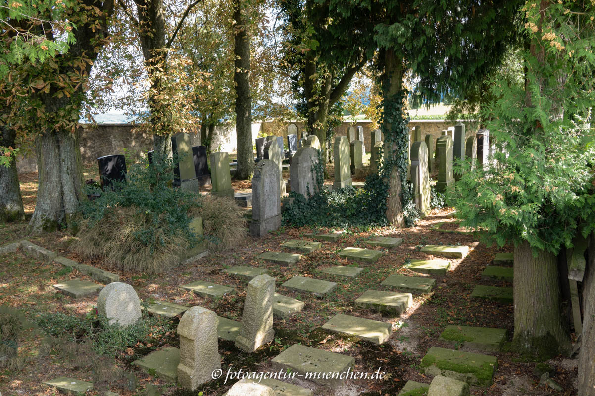 KZ-Grabstätten auf dem Jüdischen Friedhof Cham