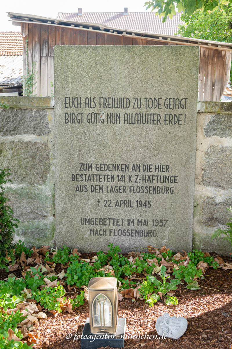 KZ-Gedenkstätte - Friedhof Rötz