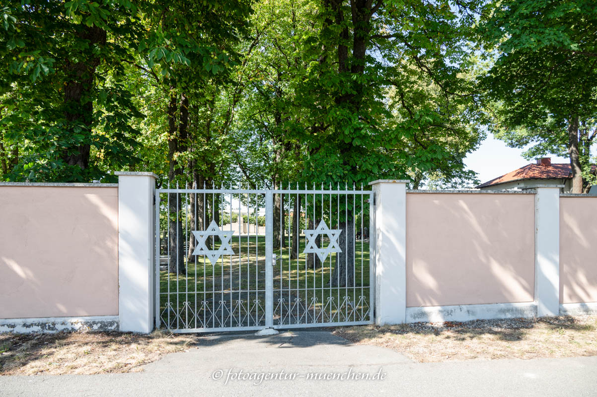 KZ-Grabstätte - Jüdischer Friedhof Hof