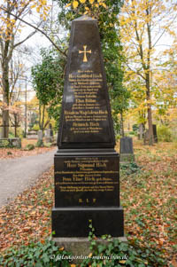  - Grab - Heinrich Höch