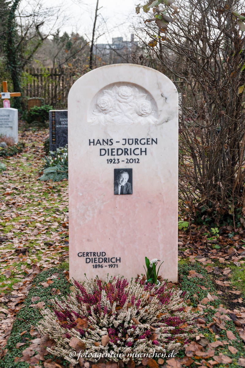 Grab - Hans Jürgen Diedrich