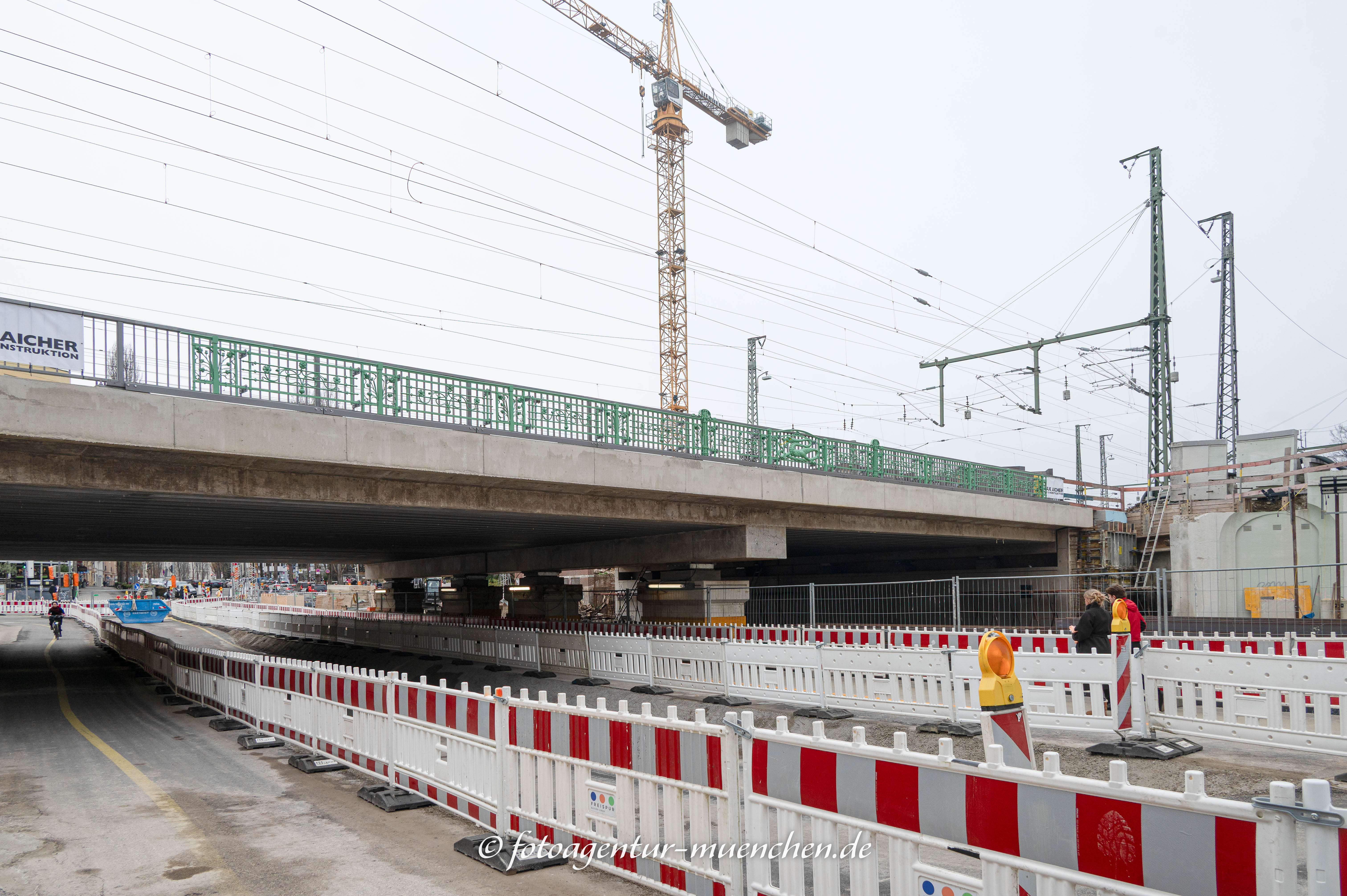 Eisenbahnüberführung