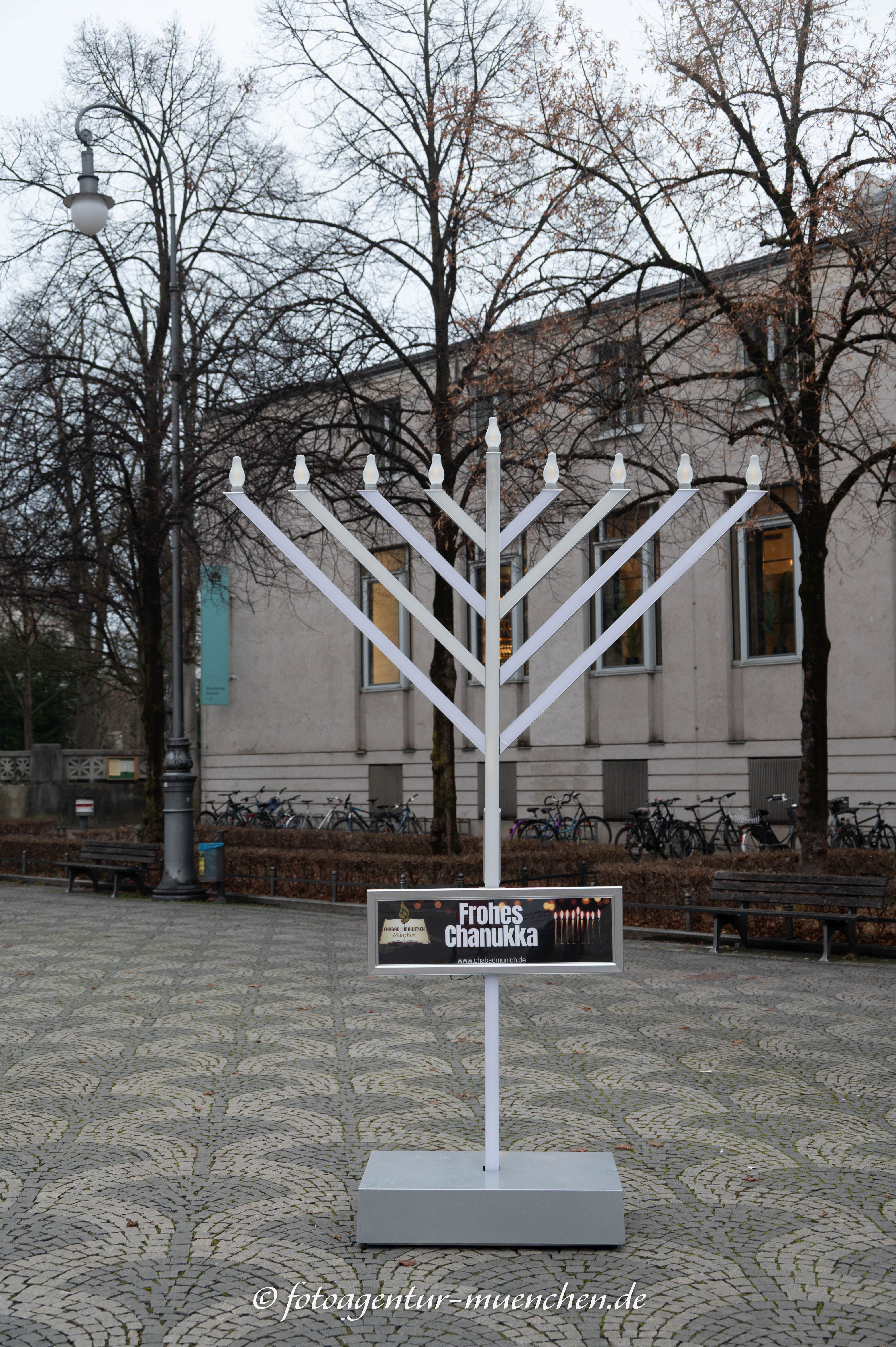 Chanukka Leuchter - Prinzregentenplatz