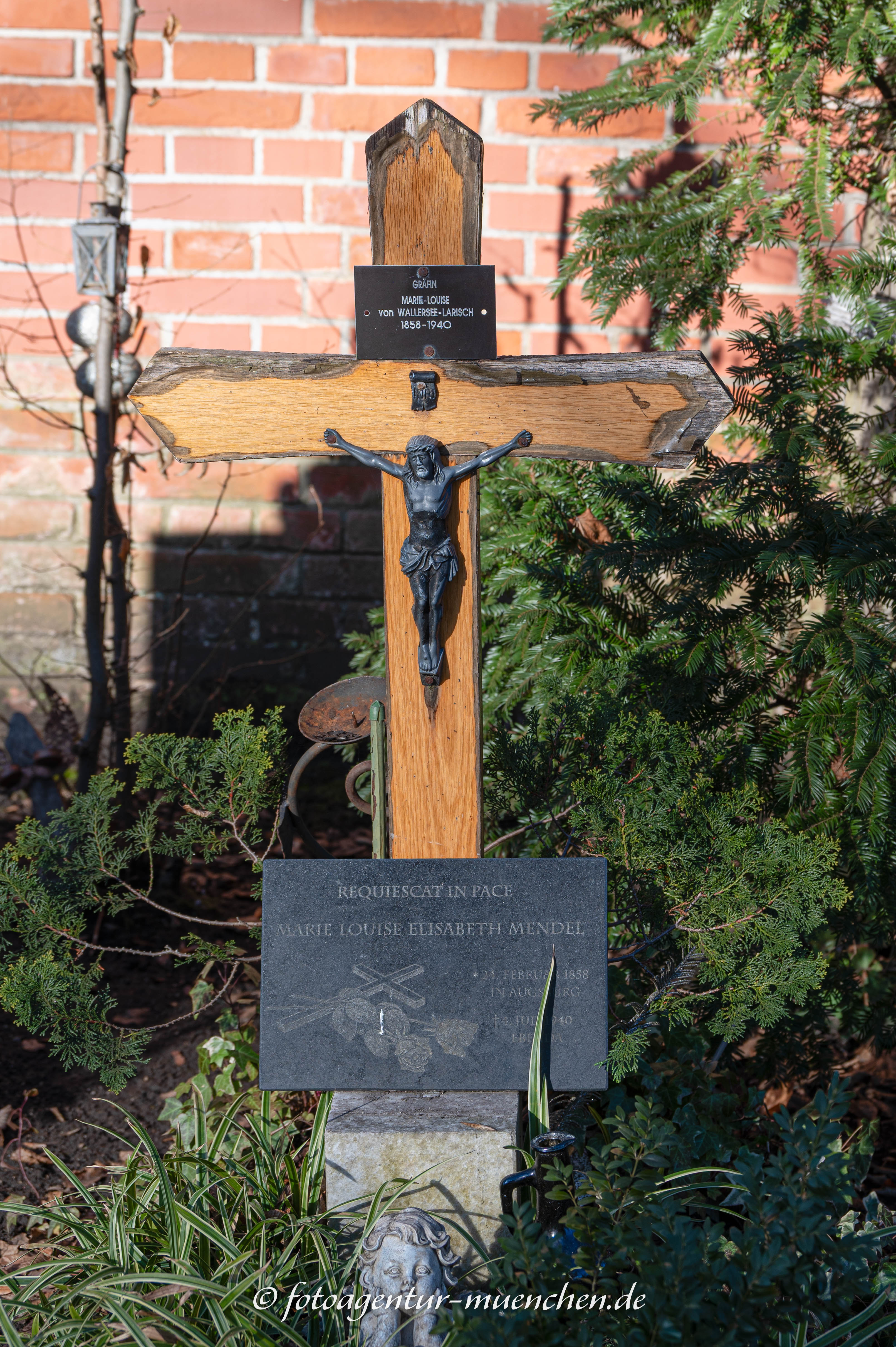 Grab - Marie-Louise Wallersee
