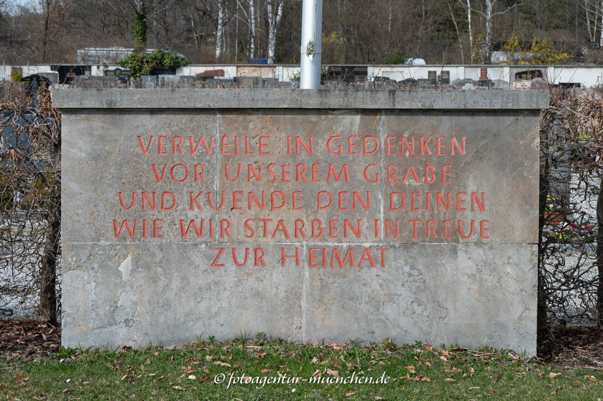 Gräber der Opfer der Mordnacht