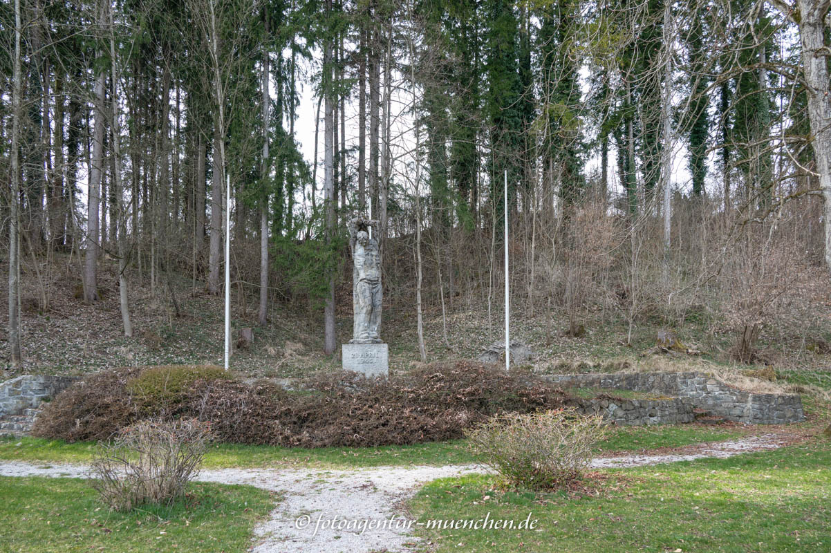 Denkmal - Opfer der Mordnacht